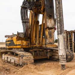¿Por qué los martillos hidráulicos son indispensables en la maquinaria de construcción?